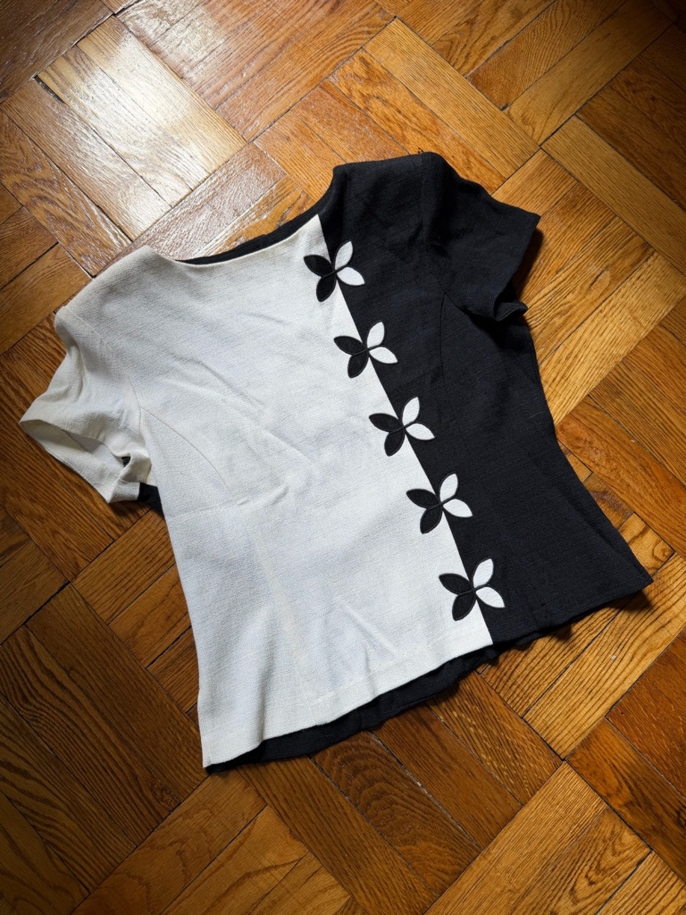 Vintage 80s Black & White Floral Split-Panel Women's Button Back Top